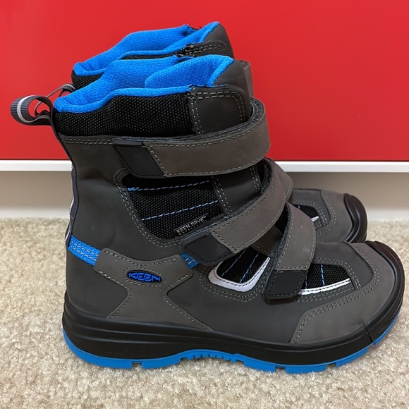 KEEN NWT little boy size 1 black, gray, and blue winter 3 strap velcro boots - Picture 1 of 11